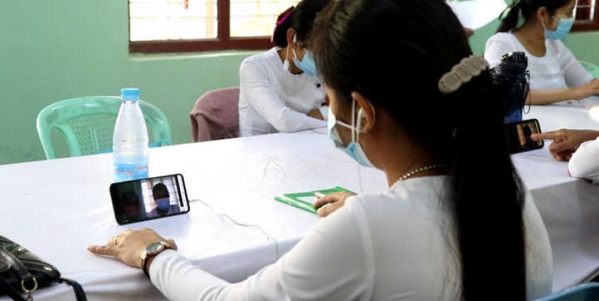 Burmese teachers receive education online training.
