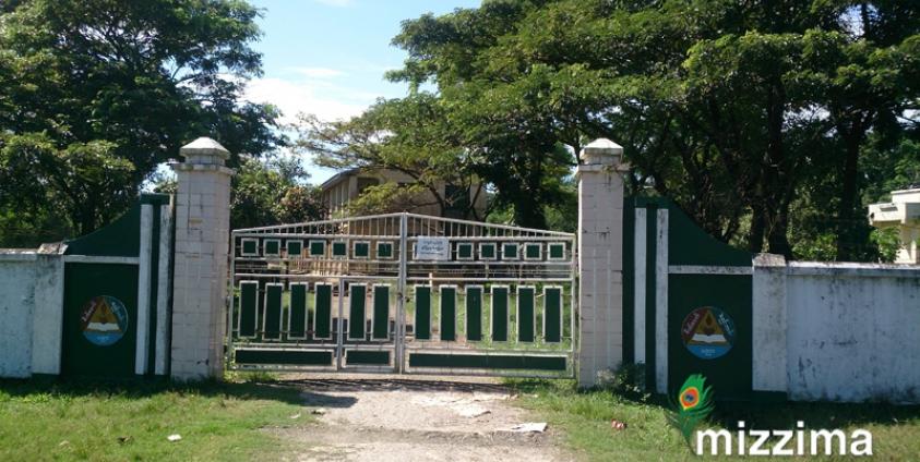 လုံခြုံရေးအခြေအနေအရ ပိတ်ထားရသည့် မောင်တောမြို့နယ် အထက ၁ စာသင်ကျောင်း။ ဓာတ်ပုံ - မင်းမျိုးနွယ်/RiA