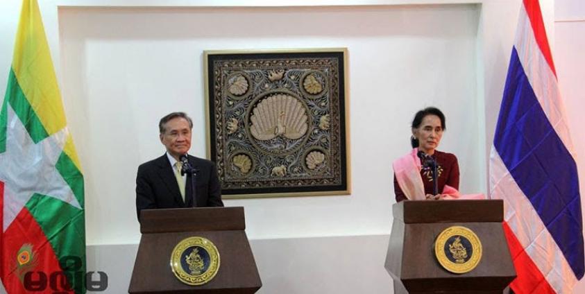 Thai Foreign Minister Pramudwinai (L) and Myanmar Foreign Minister Aung San Suu Kyi (R) at a joint press conference at the Ministry of Foreign Affairs (Myanmar) in Nay Pyi Taw on 9 May 2016. Photo: Min Min/Mizzima