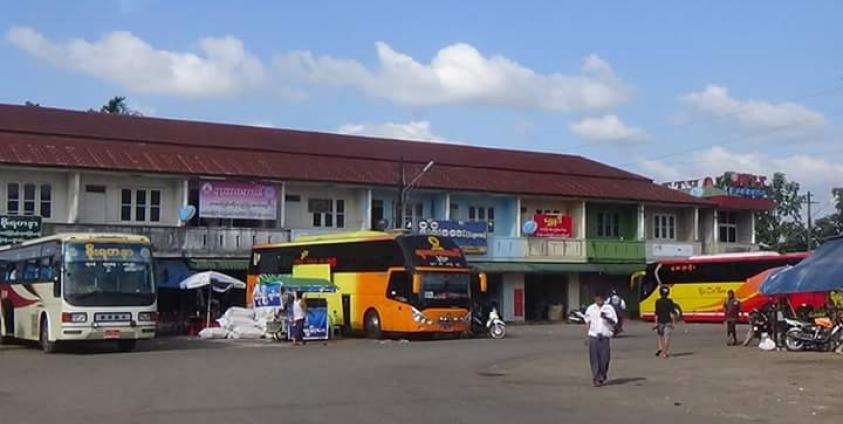 မော်လမြိုင် မြေနီကုန်း အဝေးပြေးယာဉ်ရပ်နားစခန်း(photo:MNA)