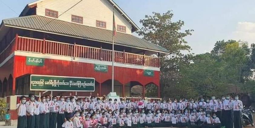 စစ်ကောင်စီမှ အာဏာသိမ်းယူခဲ့သည့်အပေါ် အ.ထ.က ကျိုက်ထိုရှိဆရာ၊ဆရာမများ အာဏာဖီဆန်ရေးလှုပ်ရှားမှု(CDM) ပြုလုပ်ခဲ့စဉ်။