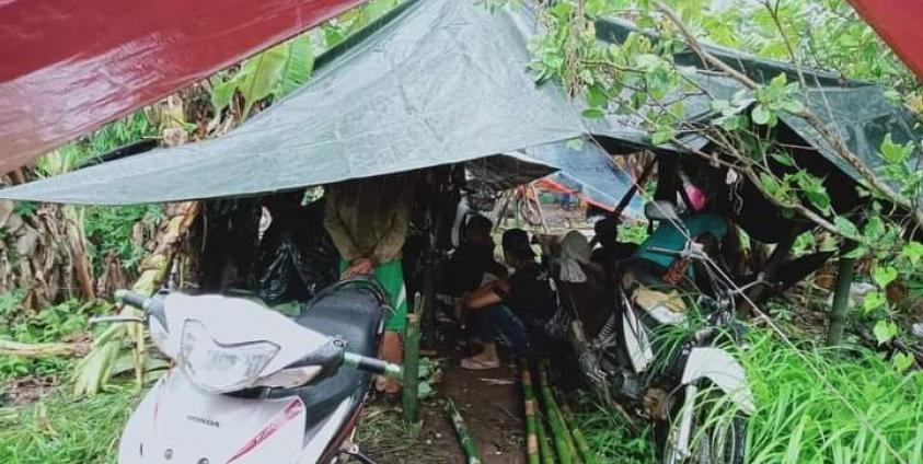 မေလ ၂၃ ရက်နေ့က၊ ထားဝယ်မြို့နယ်၊ ဝါးတောကျေးရွာသားများ ထိုင်း-မြန်မာနယ်စပ်သို့ တိမ်းရှောင်လာကြစဉ်။