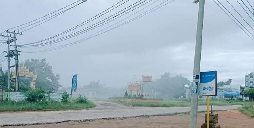 မိုးဗြဲမြို့ တစ်နေရာကိုတွေ့ရစဉ်။ Photo - CJ