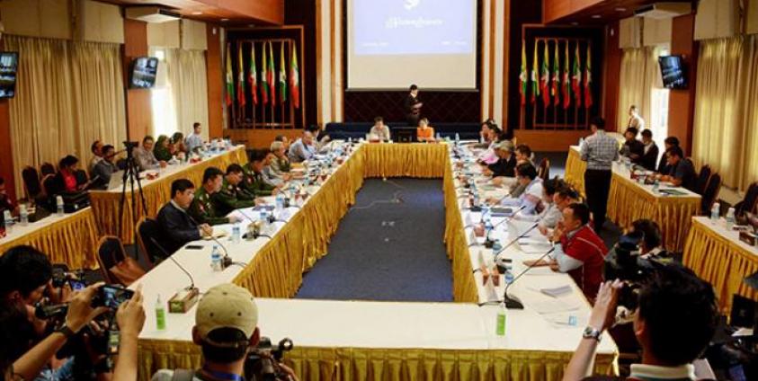 NRPC NRPC နှင့် NCA-S EAOs မှ နှစ်ဖက် ကိုယ်စားလှယ်များ ဖေဖော်ဝါရီ ၂-၃ ရက်က ဆွေးနွေးနေစဉ်။