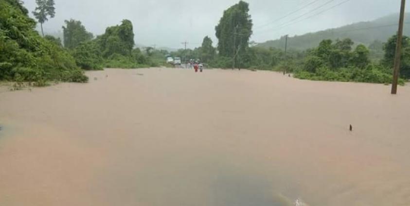 လက်ရှိ အမ်းမြို့နယ်တွင် ရေကြီးနေသည်ကို မြင်တွေ့ရစဉ်( ဓာတ်ပုံ- internet)