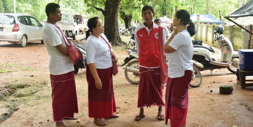 တရားစွဲခံရသူ ၃ ဦး(ညာဘက်) နှင့် ဝန်းရံသူ(photo:MNA)
