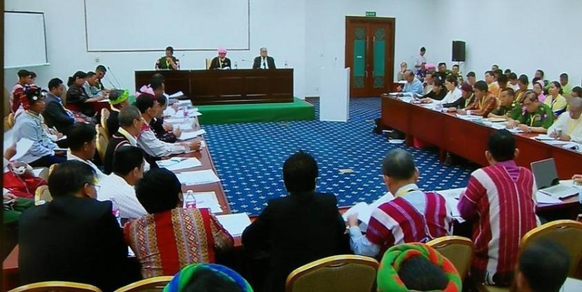 ၂၁ ရာစုပင်လုံ(ဒုတိယအစည်းအဝေး) နိုင်ငံရေးကဏ္ဍဆွေးနွေးပွဲ(photo: Internews)