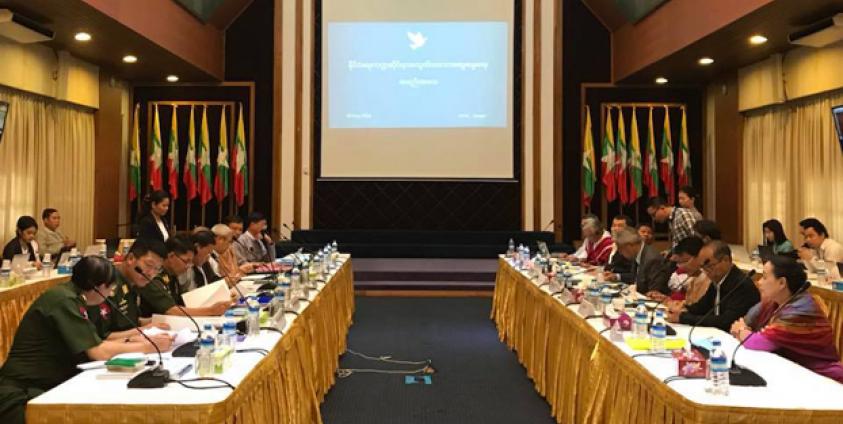 အလွတ်သဘော ဆွေးနွေးပွဲ မေလ ၃၀ ရက်နေ့က ကျင်းပစဉ်(Facebook)