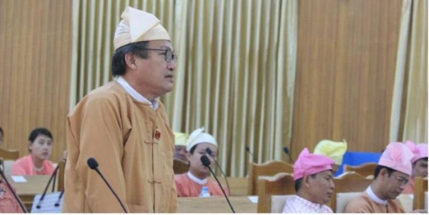  မွန်ပြည်နယ် ဝန်ကြီးချုပ်ဟောင်း ဒေါက်တာအေးဇံ