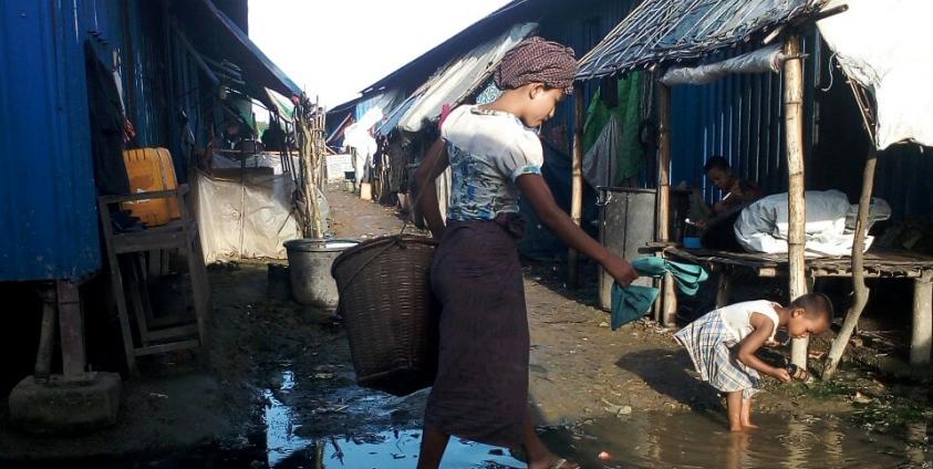 ကျောက်တော်မြို့နယ် ညောင်ချောင်းနှင့် ပုဏ္ဏားကျွန်းမြို့နယ် စက်မှုဇုံစစ်ဘေးရှောင်စခန်းတို့ကိုတွေ့ရစဉ်။ Photo- CJ