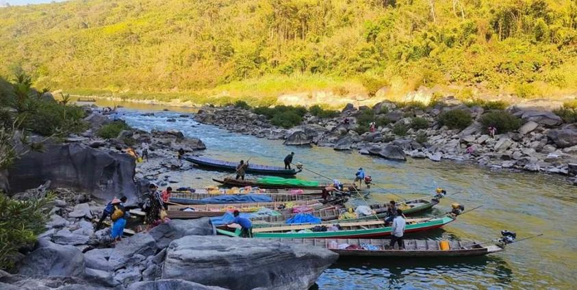 ဓာတ်ပုံ - Ayeyarwaddy Times