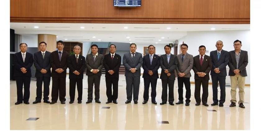 A delegation of JMC-U poses for photo at the Yangon Airport before leaving for Nepal (Photo – JMC)