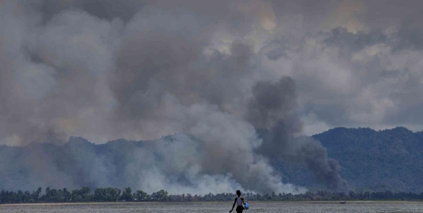 မောင်တောမြို့နယ်တွင် ရိုဟင်ဂျာ အိမ် ၆ လုံး မီးလောင်ပျက်စီး