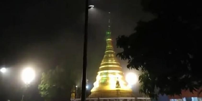 ဓာတ်ပုံ- မင်းပြားကျန်းတောင်ဘုရားအား ညပိုင်းတွင် ဖူးမျှော်ရစဉ်။