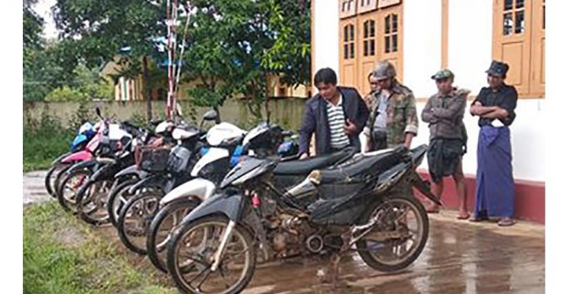 သိမ်းဆည်းထားသော အမှုဖြစ်ယာဉ်များ တရားရုံးက လေလံတင် ရောင်းချနေစဉ်(ဓါတ်ပုံ-ခူးစိုးရယ်ဦး)