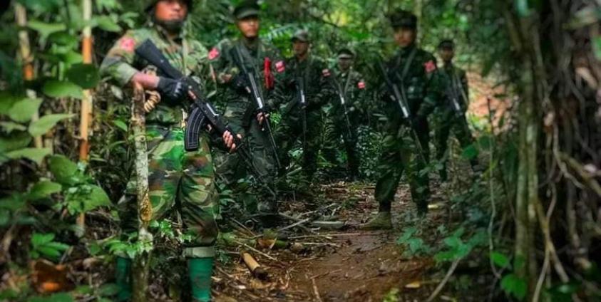 ဒီကနေ့မနက် သိမ်းပိုက်ရရှိထားတဲ့ လက်နက်ခဲယမ်းများ