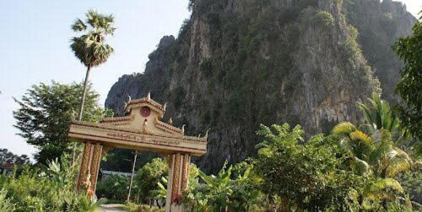 The entrance road to Kha Yon Cave (Photo – kean suri)