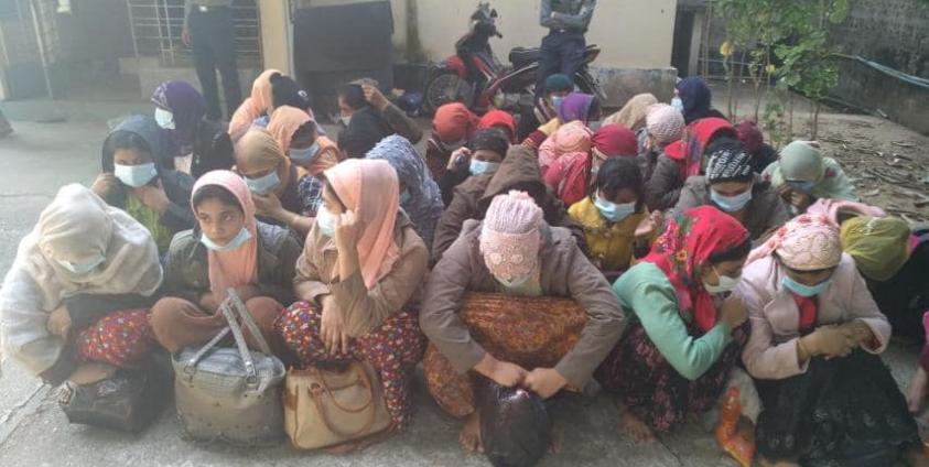 ရွှေပြည်သာတွင်ဖမ်းဆီးခဲ့သည့် မူဆလင်များအားတွေ့ရစဉ်။ (ဓါတ်ပုံ- ဇော်မင်းလတ်)