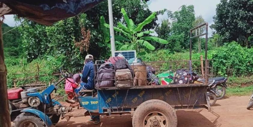 တိုက်ပွဲကြောင့် စစ်ရှောင်နေကြတဲ့ ဒီးမောဆိုပြည်သူများ (ဓါတ်ပုံ – CJ)