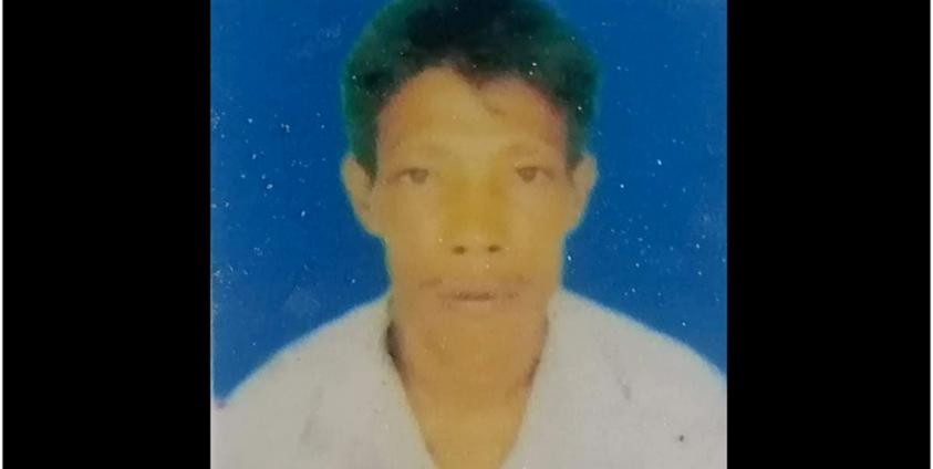 မြန်မာစစ်တပ် လက်ထဲရောက်နေသည်ဟု မိသားစုဝင်များကပြောဆိုသည့် ဦးလှမောင်သန်းကို တွေ့ရစဉ်။