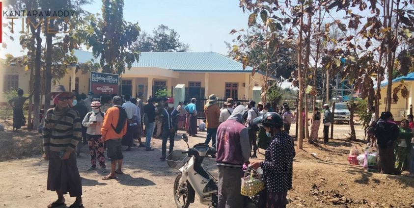 ၂၀၂၁ ခုနှစ် ဖေဖော်ဝါရီလမှာ လွိုင်ကော်အကျဉ်းထောင်ကနေ ပြန်လည်လွတ်မြောက်လာသူများ။ (ပုံဟောင်းအသုံးပြုထားသည်။)