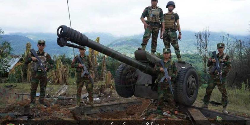 ၁၀၂၇ စစ်ဆင်ရေး အပိုင်း(၂) ရှေ့တန်းစစ်မြေပြင်တွင် တွေ့ရသော TNLA တပ်ဖွဲ့ဝင်များ။ (ဓာတ်ပုံ - TNLA)