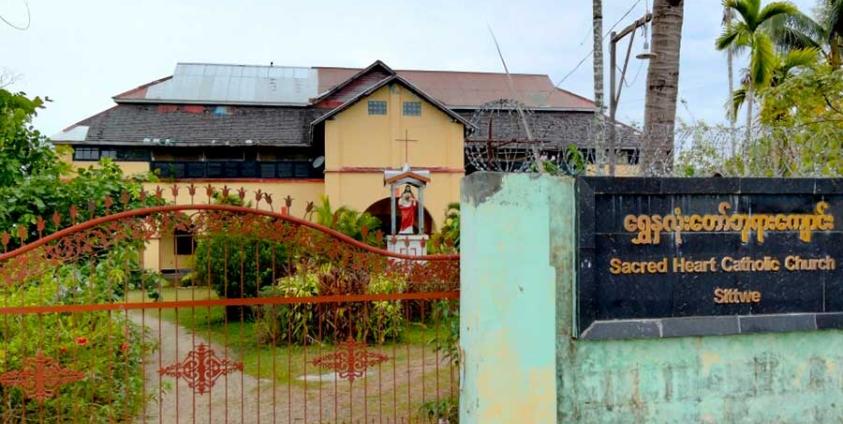 စစ်တွေမြို့ရှိ ရွှေနှလုံးတော် ခရစ်ယာန်ဘုရားကျောင်း။ ဓာတ်ပုံ - Sacred Heart Church – Sittwe