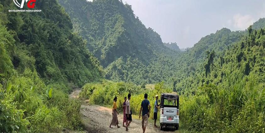 ကျောက်ပန္ဒူ - စေတီပြင် မေယုတောင်ကျော်လမ်း တစ်နေရာကို ၂၀၂၄ ခုနှစ် အောက်တိုဘာလကတွေ့ရစဉ်။