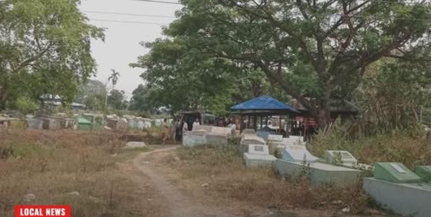 ကလေးမြို့ပြင်သာ သုဿန်တွင် နာရေးပြုလုပ်နေစဥ် (ပုံဟောင်း /ကာယကံမေတ္တာလူမှုကူညီရေးအ သင်း) ။ 