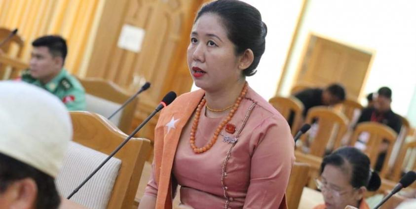 ပြည်နယ်လွှတ်တော်ကိုယ်စားလှယ် ဒေါ်ခိုင်ခိုင်လဲ့(MNA)