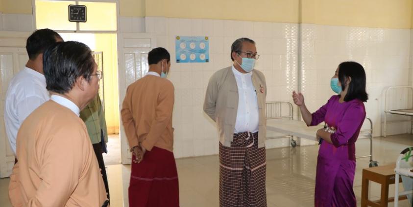 Photo- မွန်ပြည်နယ်ဝန်ကြီးချုပ်က ဆေးရုံများကို လိုက်လံစစ်ဆေးစဉ်(မွန်ပြည်နယ်အစိုးရအဖွဲ့ရုံး