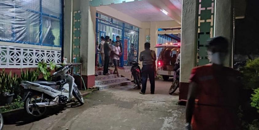 ပစ်ခတ်ခံရသူများ လမိုင်းဆေးရုံ ရောက်ရှိလာစဉ်။