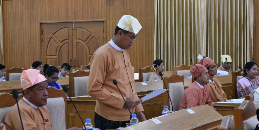 မွန်ပြည်နယ်အစိုးရအဖွဲ့ ဆောက်လုပ်ရေးနှင့် စည်ပင်သာယာရေးဝန်ကြီး ဦးမင်းကျော်လွင်(ဓါတ်ပုံ - မွန်လွှတ်တော်)