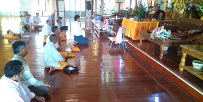 ဓမ္မသဘင်ညီလာခံကျင်းပရေးမဖြစ်တော့ကြောင်း မန်စံ မိုင်းမုမှ ကျင်းပရေးကော်မတီက လင်းခေးကမ္မဌာန်းတိုက်သို့ သြဂုတ်လ ၂၉ ရက်နေ့က ပြန်လည်အပ်နှံစဉ် (photo/ Loon Ohn Pe)