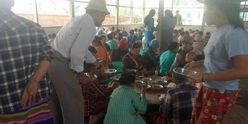 ဘုန်းကြီးကျောင်းရောက် စစ်ဘေးရှောင်များ