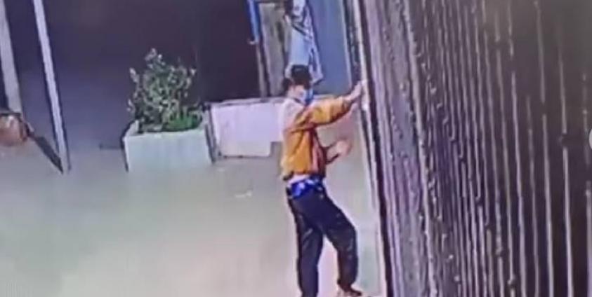 ငွေလာတောင်းချိန် CCTV မှ တွေ့ရချိန်