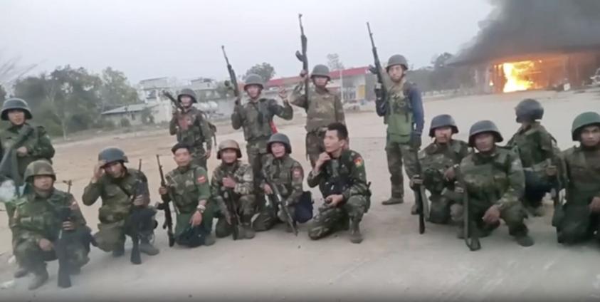 ဓါတ်ပုံ- KIA ပူးပေါင်းတပ်ဖွဲ့များ ဗန်းမော်လေဆိပ်ကို သိမ်းပိုက်ခဲ့စဉ်။