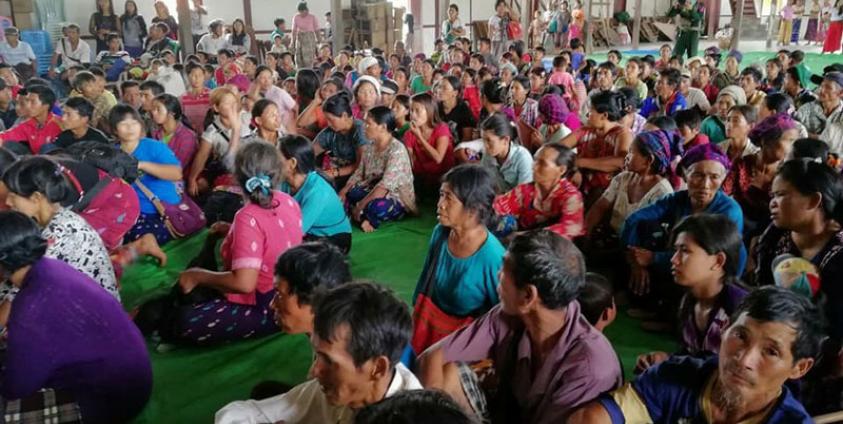 နမ္မတီးမြို့လန်ဘရော့ယန်နှစ်ခြင်းခရစ် ယာန်ဘုရားကျောင်းနှင့် စိန်ပေါလုကက်သလစ်ဘုရားကျောင်းသို့ စစ်ရှောင်ရောက်လာသူများ။ ဓာတ်ပုံ-သန်းလွင်ဦး