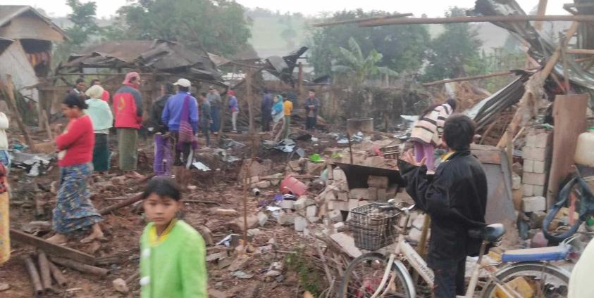 နောင်ချိုမြို့ လေကြောင်းဗုံးကြဲခံရသည့် နေအိမ်။