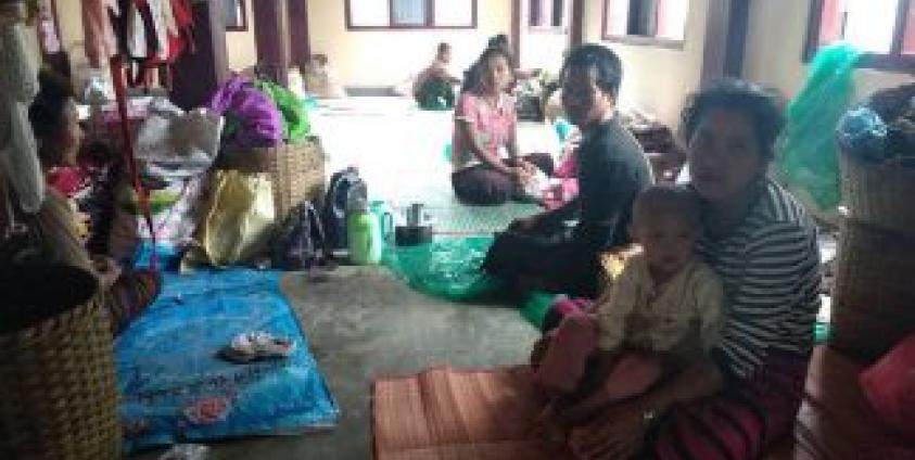 ကုံးဇုံကျောင်းတိုက်က စစ်ဘေးရှောင်များ (Photo: SSM)