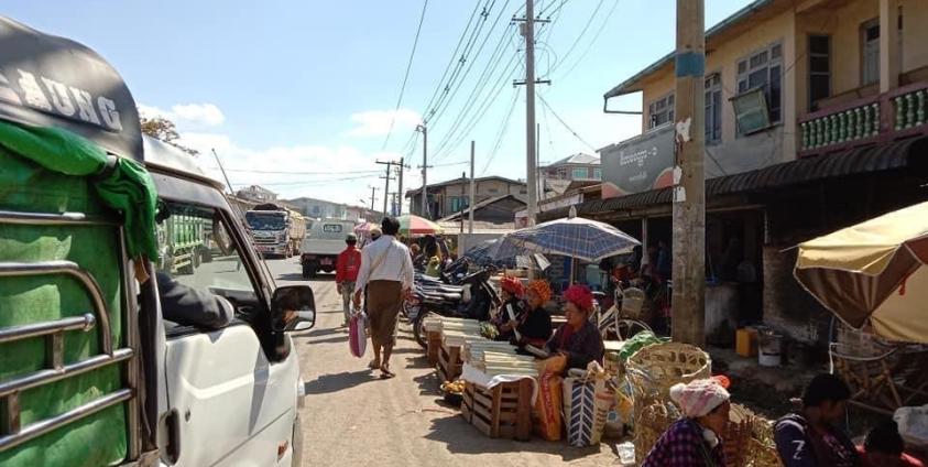 ပုံအညွှန်း - ပင်လောင်းမြို့စျေး။