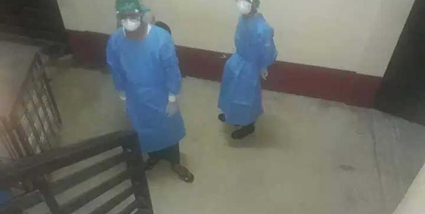 Monitoring a Covid-19 Suspected Patient at Thanbyuzayat Township Hospital (photo:Min Thantzin)
