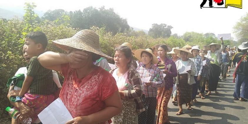 ညောင်ရွှေ မြို့နယ် ၊ မိုင်းသောက်ကျေးရွာအုပ်စုတွင် ဧပြီလ ၃၀ ရက်နေ့က အသိမ်းဆည်းခံရ လယ်ယာမြေများ ပြန်လည်ရရှိရေးအတွက် ဆန္ဒ ထုတ်ဖော်ခဲ့ကြ