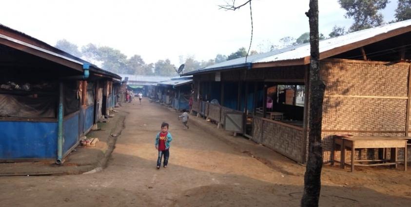 လုံးစွတ်စစ်ရှောင်စခန်း။ ဓါတ်ပုံ-ဦးဖုန်ထိန်