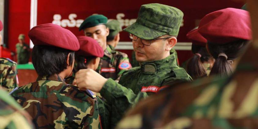 AA ၏ စစ်သင်တန်းဆင်းပွဲတစ်ခုတွင် တွေ့ရသော ဗိုလ်ချုပ်ထွန်းမြတ်နိုင်။ (ဓာတ်ပုံ - AA Info Desk)