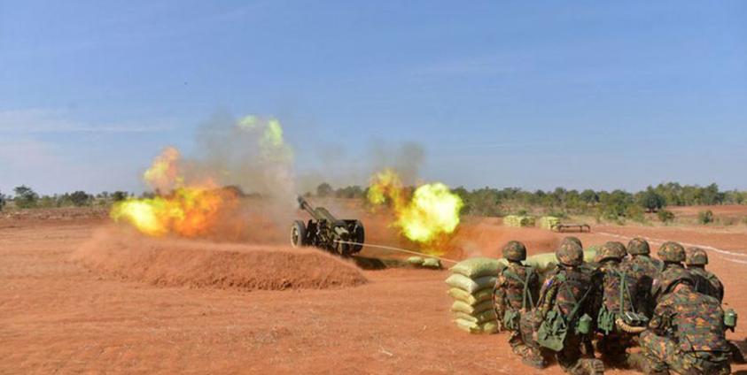 ပုံစာ - စစ်ကောင်စီ၏ စစ်ရေးလေ့ကျင့်မှုတစ်ခုကို တွေ့ရစဉ်။ ဓာတ်ပုံ - CNICDS