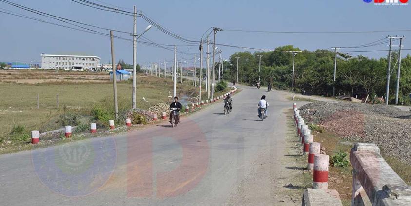 စစ်တွေမြို့ ကယ်ဆယ်ရေးရပ်ကွက်ရှိ ဝါးဆိပ်တံတားကိုတွေ့ရစဉ်။