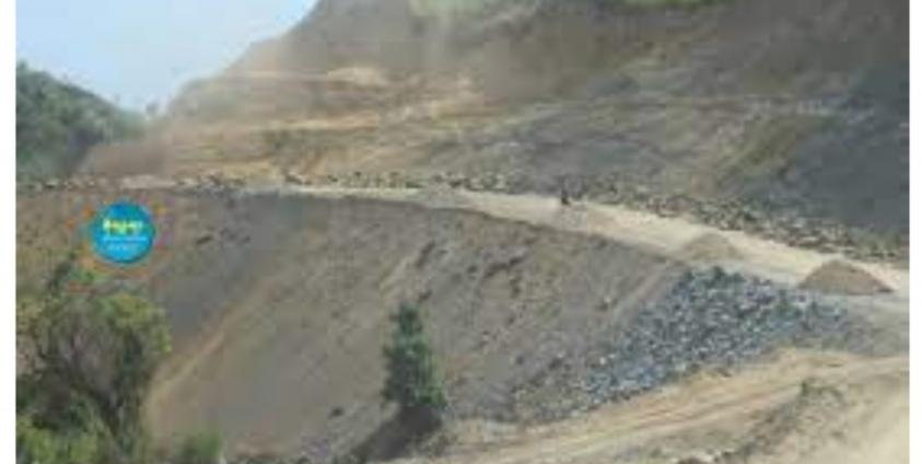 စေတီပြင်- ကျောက်ပန်းတူ တောင်ကျော်ကားလမ်းကို ဖောက်လုပ်စဉ်က တွေ့ရစဉ်