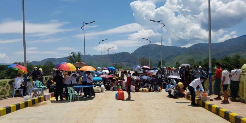 ပုံ -Saya Soe Abn/ ယနေ့ မိုင်းလားမှ ဝင်လာသည့် တရုတ်ပြည်တော်ပြန် ၅၀၀ကျော် များ