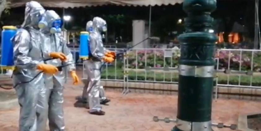 Photo by Wassana Nanuam/ ထိုင်း စစ်တပ်မှ ဘန်ကောက်မြို့တွင်း ပိုးသတ်ဆေးဖြန်းနေသည့်ပုံ